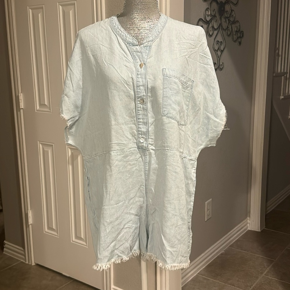 Women's Romper Show me your mumu Large Light Denim distressed hem and arms - Picture 2 of 9